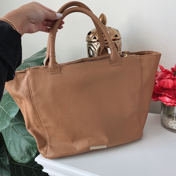 Steve Madden Handbags - Steve Madden Tan Tote Bag